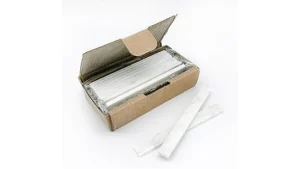 The image shows white soapstone pieces and marking tools for welding.